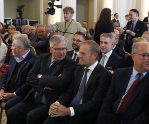  Kwaśniewski i Komorowski zwołali konferencję z liderami opozycji 