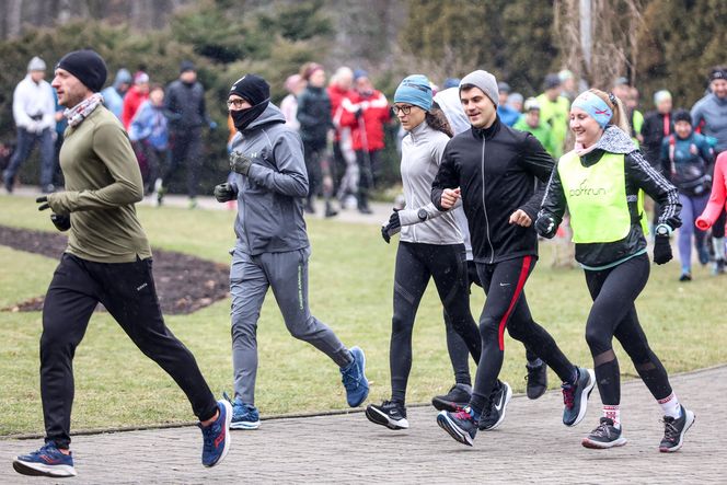 Sobotni parkrun jak zwykle przyciągnął tłumy. To wyjątkowy bieg w samym sercu Katowic ZDJĘCIA