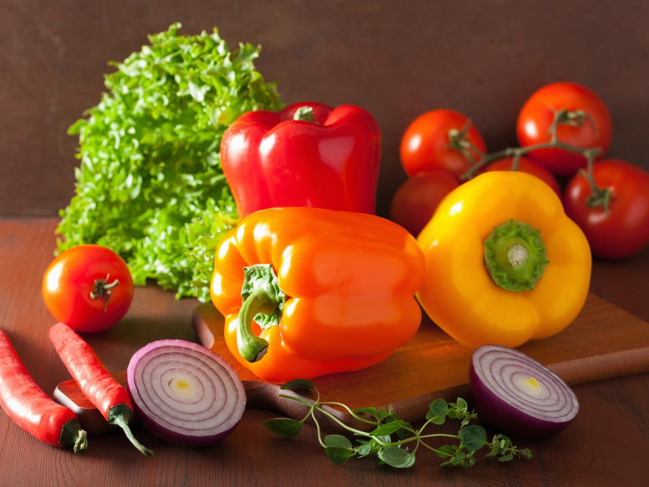 4 pyszne przepisy na jesień: dania z cukinii, papryki, pomidorów i szarlotka!