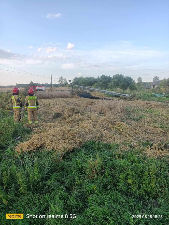 Kombajn ściął słup energetyczny