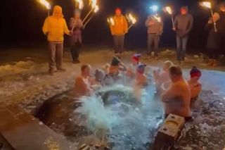 Morsy z Chicago doskonalą się w ekstremalnych kąpielach