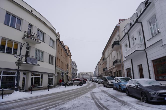 Sytuacja na drogach w Białymstoku. Styczniowy atak zimy w Podlaskiem