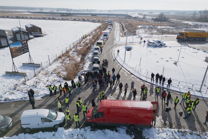 Protest przeciw budowie zbiornika w Szczurowej