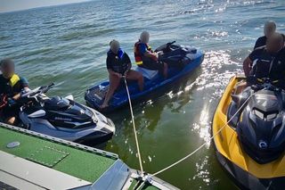 Nie zauważyli granicy. Polacy beztrosko pływali w rosyjskiej strefie na Zalewie Wiślanym