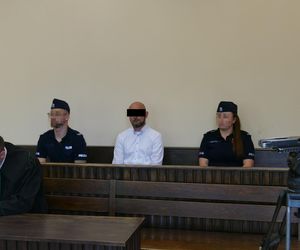 Chciał żywcem spalić żonę. Sekundy dzieliły ją od śmierci. Spędzi w więzieniu długie lata