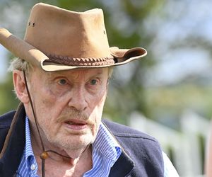 Kowboj o kulach. Tak Olbrychski wraca do zdrowia po operacji