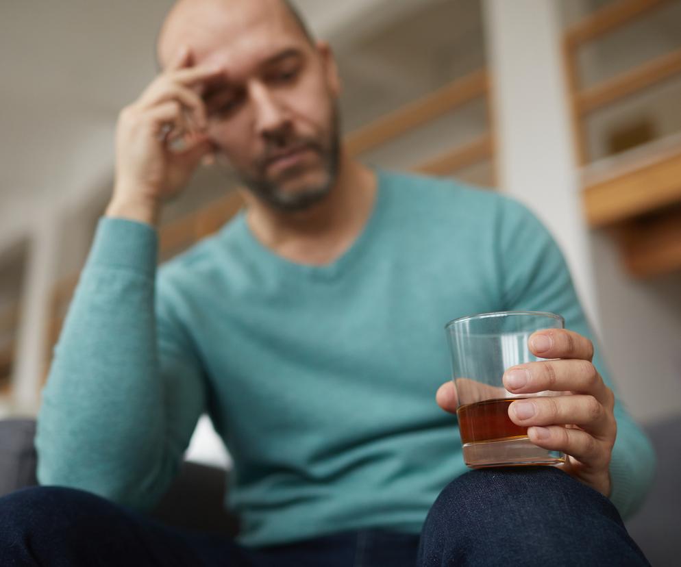 Chłoniak Hodgina może dawać o sobie znać w dziwny sposób. Ten objaw pojawia się po alkoholu