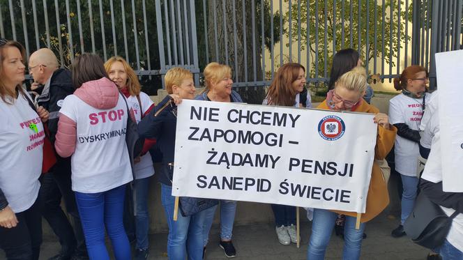 Pracownicy sanepidu w Bydgoszczy wyszli na ulice i zaprotestowali! [ZDJĘCIA]