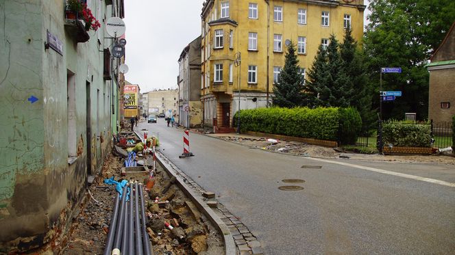 W Głuchołazach sceneria jak z czasów wojny. Mieszkańcy: „Chleba nam potrzeba” 