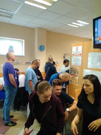 Protest fizjoterapeutów w Sosnowcu. "Od połowy maja idziemy masowo na zwolnienia!" [ZDJĘCIA]