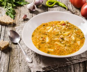 Zupa z kaszy jaglanej. Przepis na zdrowy krupniczek na młodych warzywach