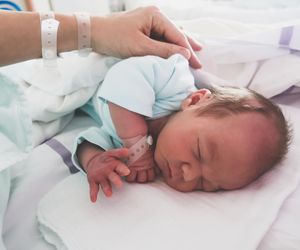 Głuchota, padaczka, opóźnienia rozwojowe. Brak badań na CMV odbiera dzieciom zdrowie