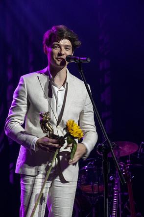 Tofifest 2022: Gala zakończenia festiwalu w CKK Jordanki. Aleksandra Popławska, Robert Więckiewicz, Tomasz Ziętek i "Olga" z nagrodami