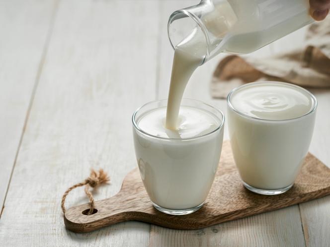 4. Częste sięganie po pełnotłuste produkty mleczne