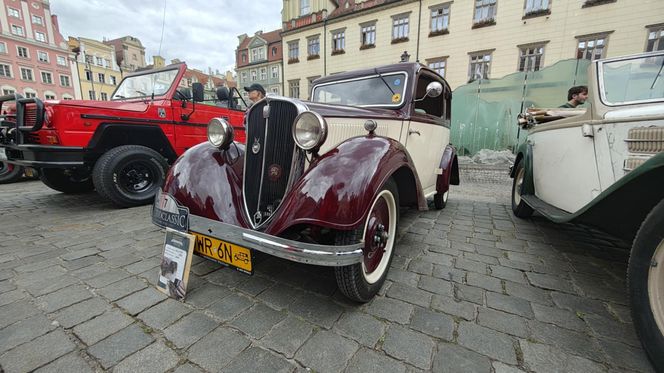 Parada zabytkowych samochodów