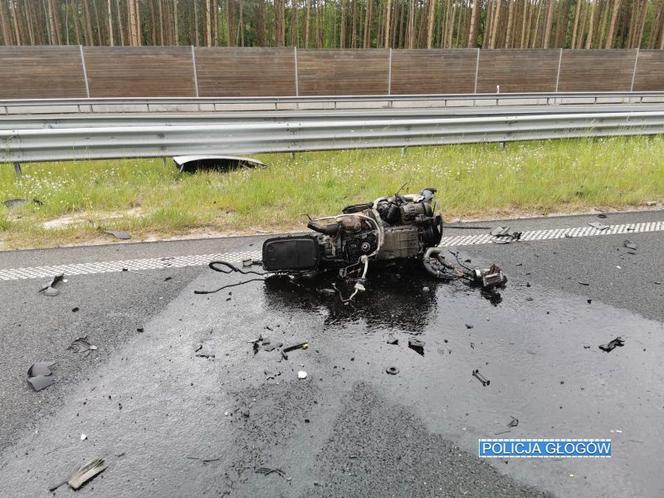 Tak zakończył jazdę! Z jego samochodu wypadł silnik