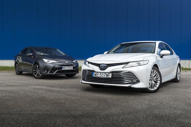 Japończycy potrafią robić dobre sedany. Toyota Camry 2.5 Hybrid & Toyota Avensis 2.0 Valvematic - PORÓWNANIE, TEST, OPINIA