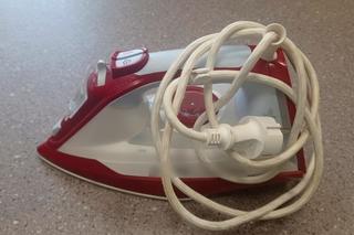 Uprowadzili mężczyznę, dręczyli i przypalali żelazkiem