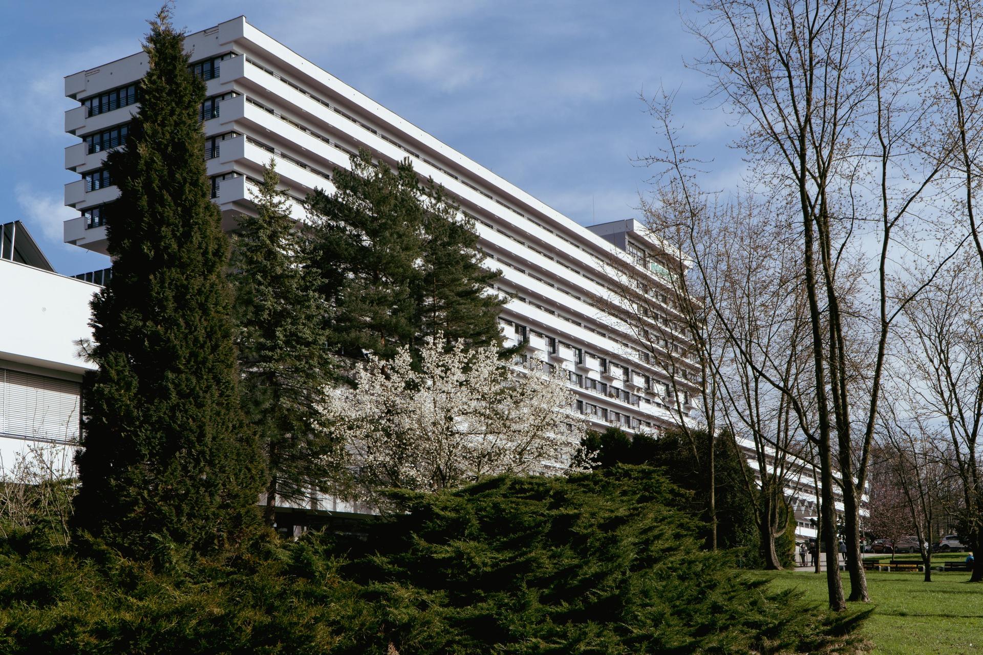 Sanatorium Równica w Ustroniu - zdjęcia. Modernistyczna bryła niczym okręt