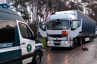 Jechał niesprawnym wozem z niebezpiecznymi środkami, wpadł w Lubuskiem