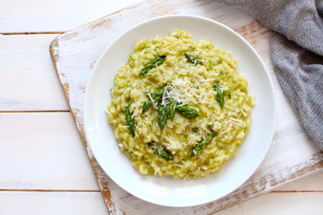 Risotto ze szparagami – ŁATWY i SPRAWDZONY PRZEPIS