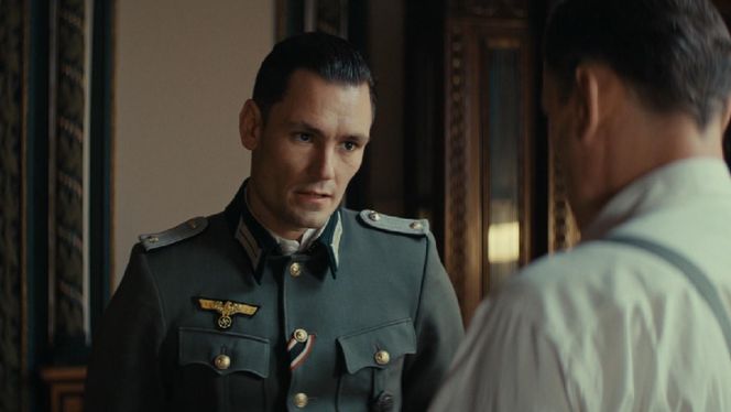 Zatoka szpiegów 2, ostatni odcinek 19. Franz (Bartosz Gelner), Bergman (Paweł Ławrynowicz)