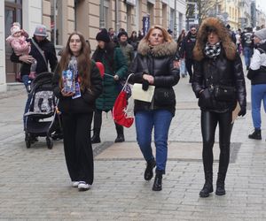 33. Finał WOŚP w Kielcach. Ulica Sienkiewicza