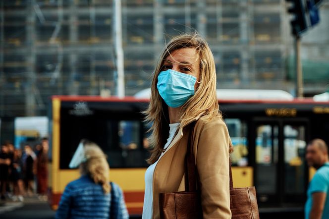 Nie chorowali na covid, ale i tak zmienił się ich mózg. “Pandemia nadwyrężyła życie ludzi”