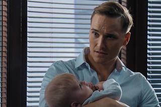 M jak miłość odc. 1693. Olek (Maurycy Popiel), Borysek (Tymon Szkopek)