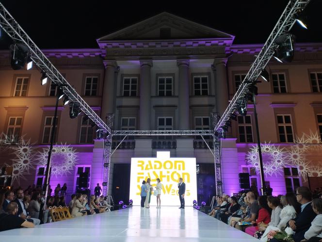 RADOM FASHION SHOW