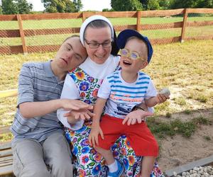 Nie wierzymy, że to się stało. Siostry ze słynnego Domu Chłopaków potrzebują pomocy