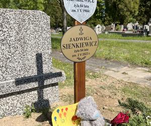 Barbara Sienkiewicz pochowała mamę. Dzieci dały babci wzruszający prezent. 