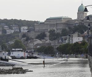 Fala kulminacyjna dociera do stolicy! Orban zapewnia, że wszystko pod kontrolą