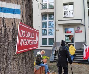 Wybory 2023. Sprawdź, ile osób pojawiło się w pomorskich lokalach wyborczych