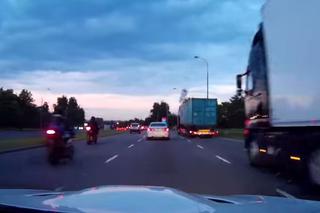 Szaleńcza jazda BMW M3 po ulicach Warszawy. Pod prąd i na czerwonym. Wideo z YouTube. NOWE FAKTY