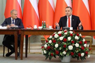 Iskrzy między Donaldem Tuskiem a Karolem Nawrockim