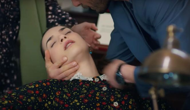 Zeynep będzie przetrzymywana przez porywacza, a Yildiz przyłapie Melis na rozmowie z przestępcą. Ghonul i Bulent zaczną odchodzić od zmysłów, a Ege trafi na trop.