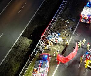 Tragiczny wypadek na A2. Dwie osoby nie żyje. Jeden z kierowców jechał pod prąd