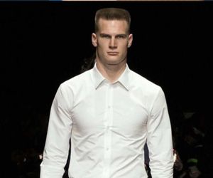 Szymon Bielusiak z Lędzin podbija świat mody na Paris Fashion Week!