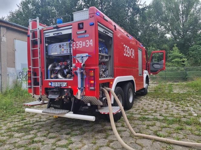 Na niebie widoczne były kłęby dymu. W Bielsko-Białej paliły się wraki samochodów