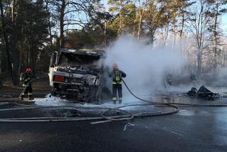 Chciał ukraść auto, społonął pod cysterną