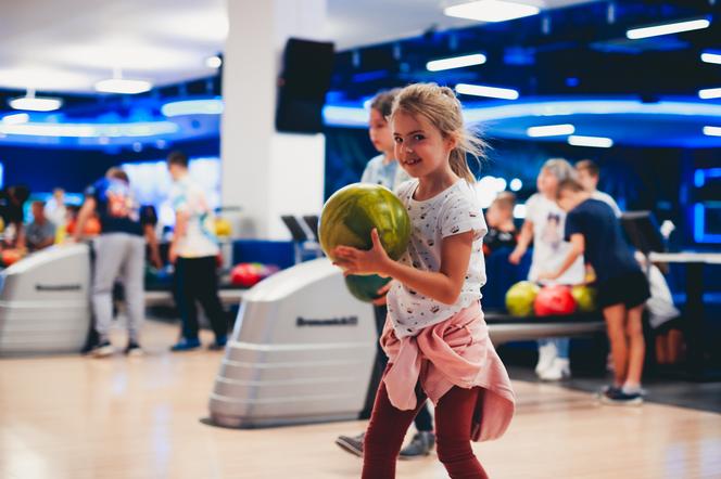 Aloha Food, Bowling & Club.