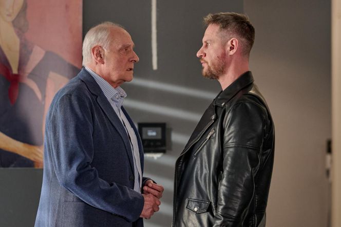 Na Wspólnej odc. 4040. Hebel (Tadeusz Huk), Seba (Bartosz Głogowski)