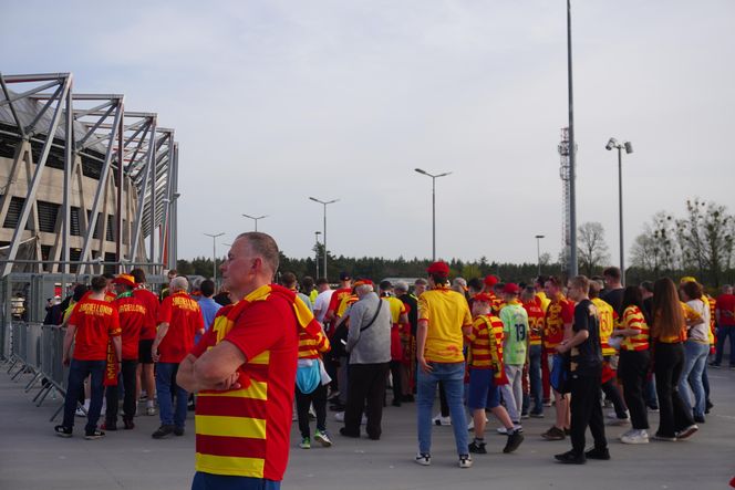 Kibice Jagiellonii Białystok przed meczem z Realem Betis 17.04.2025