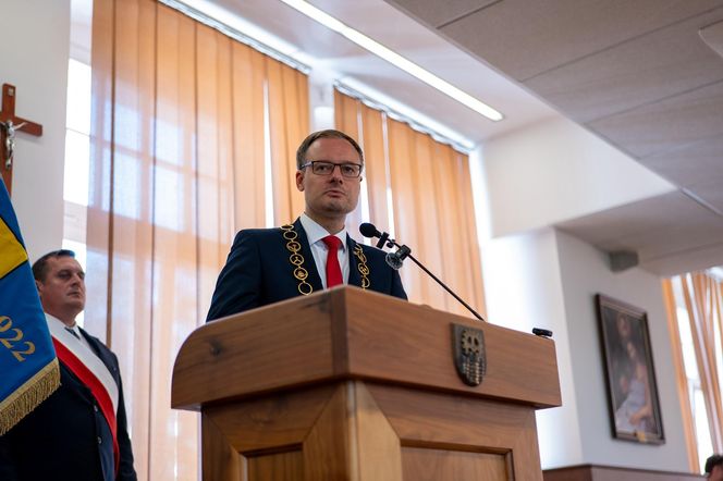 Zaprzysiężenie nowego prezydenta Zabrza. Kamil Żbikowski złożył ślubowanie i zwrócił się do mieszkańców