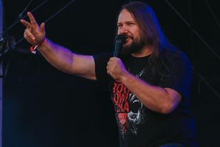 Zenek Kupatasa z oficjalną zapowiedzią nowej płyty. Posłuchaj nowej wersji klasyka Majki Jeżowskiej!