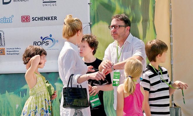 Organizuje ferie dla 6 dzieci