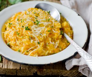 Kremowe risotto dyniowe: obfite risotto z purre z pieczonej dyni