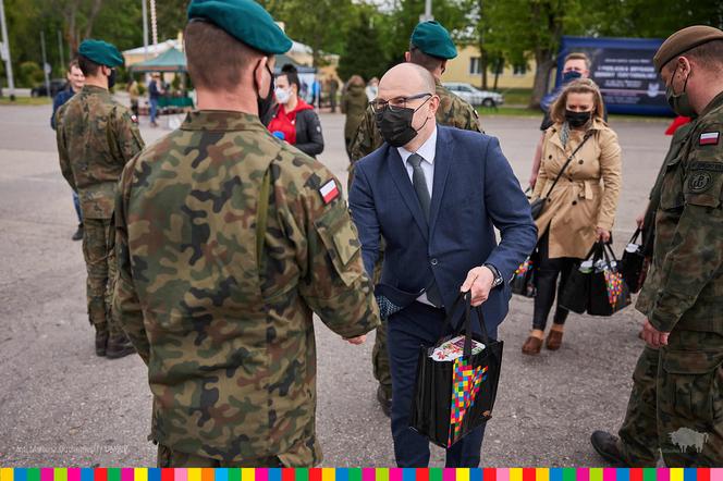 Podlascy żołnierze odebrali podziękowania za pomoc w walce z pandemią [ZDJĘCIA]