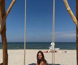 Weronika Rosati odpoczywa nad polskim morzem. Jej zdjęcia w bikini rozpaliły internautów do czerwoności 